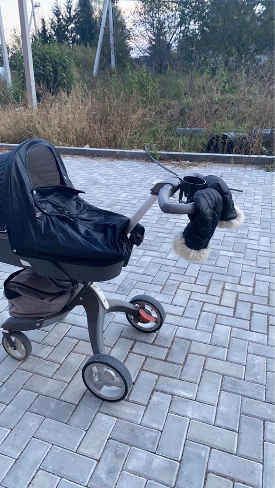 Коляска фірми stokke