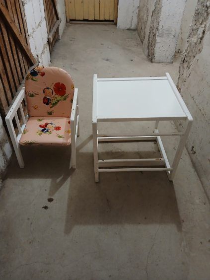 Drewniane krzesełko i stoliczek do karmienia