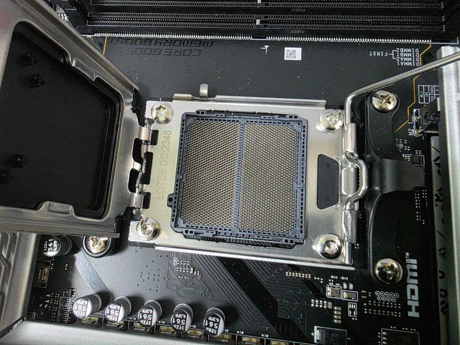 Материнська плата MSI  MPG B650 EDGE WIFI