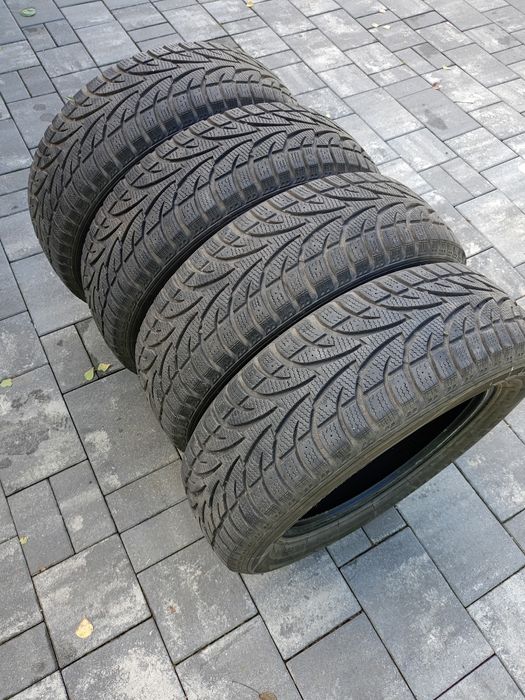 Opony zimowe 225/60/17 SAILUN