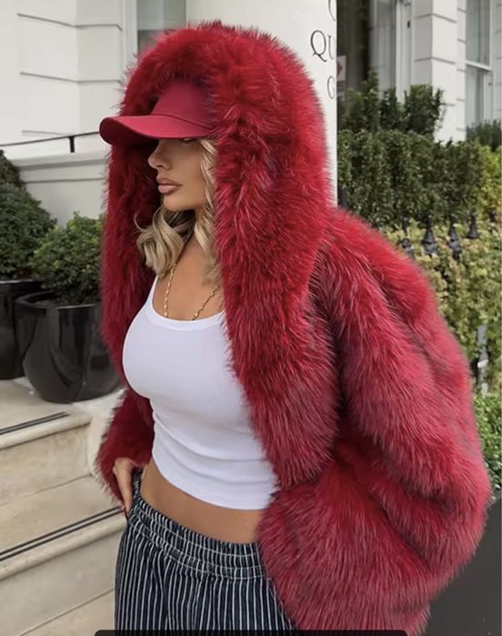 Kontantyo przepiekne futro kaptur cieple lekkie Red xs-L