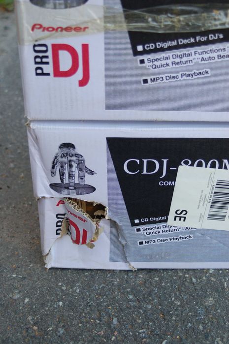 Mikser Pioneer DJM-400, dwa odtwarzacze CDJ-800MK2