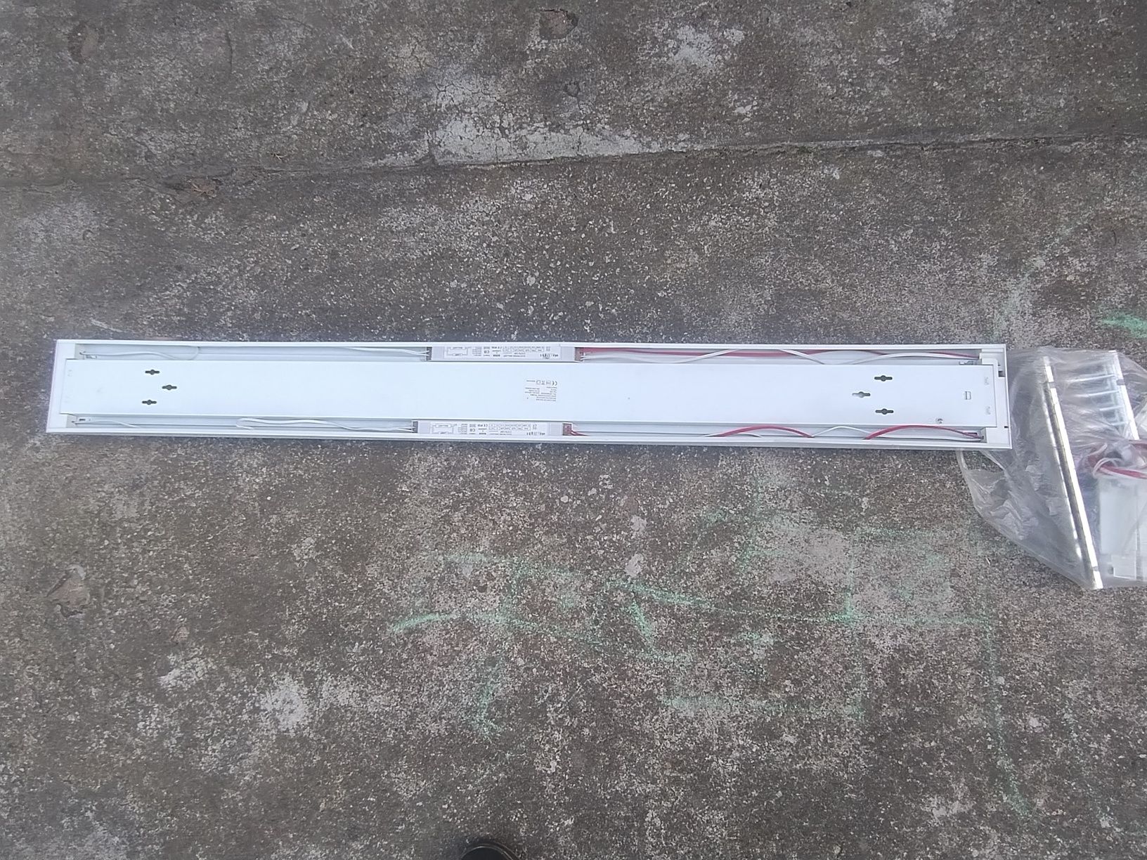 Oprawa nadtynkowa LED 2x18w 120cm
