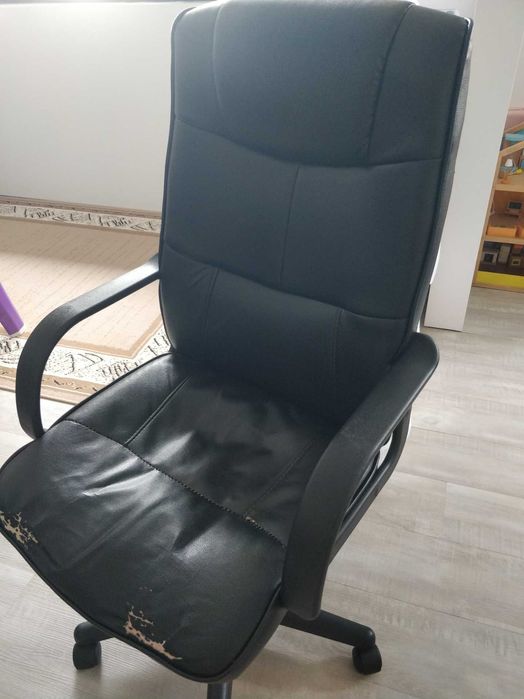 Cadeira de escritório com rodas