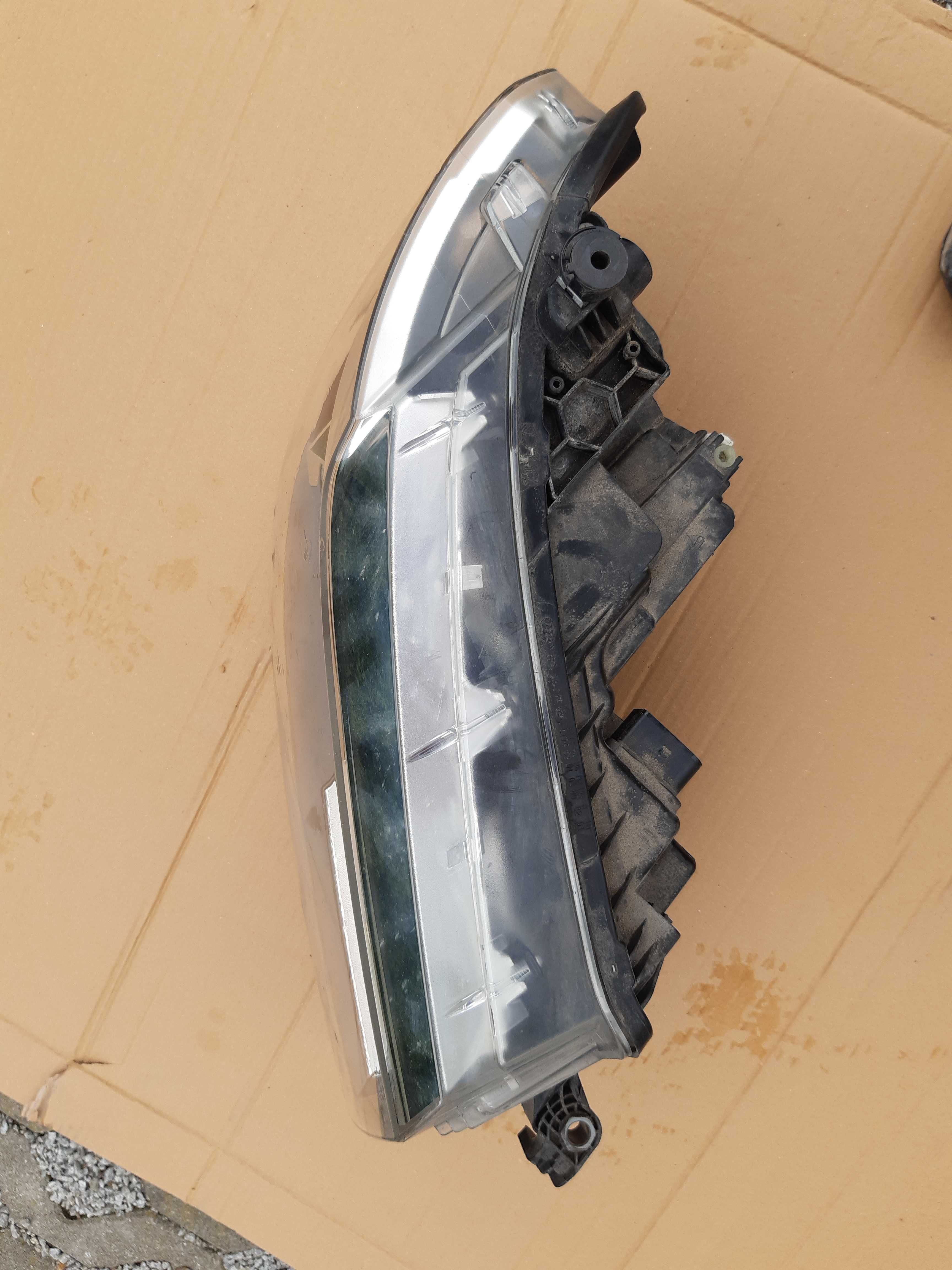 Lampa prawa VW Crafter 2020