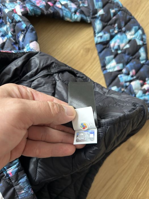 Жіноча куртка вітровка The north face