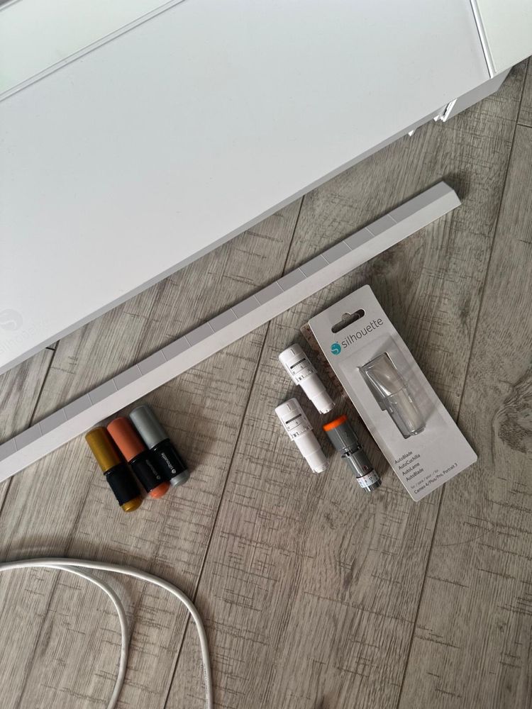 Ploter tnący Silhouette Cameo 4 Pro Max. szerokość cięcia - do 609 mm