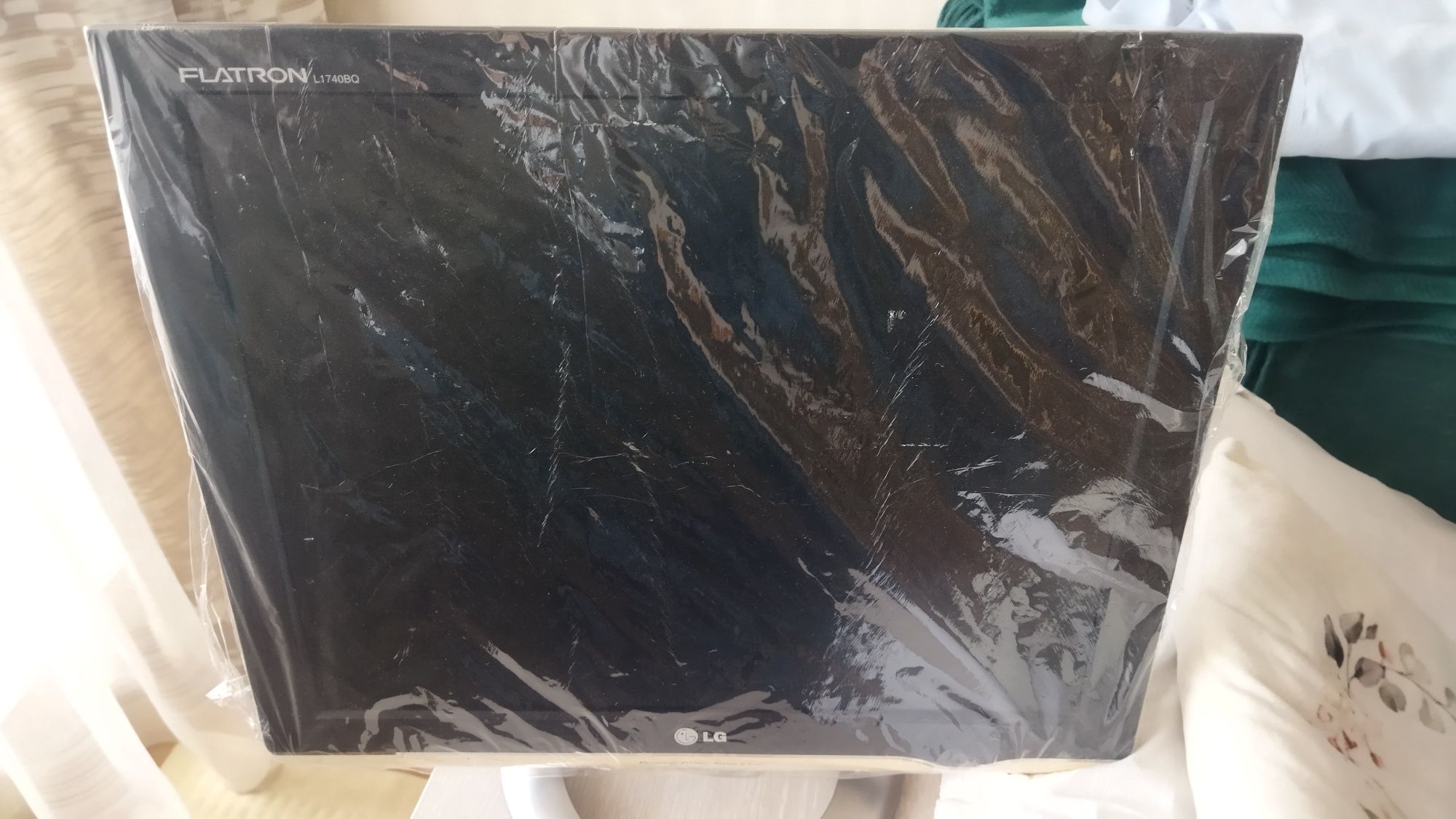 Монітор LG Flatron L1740BQ