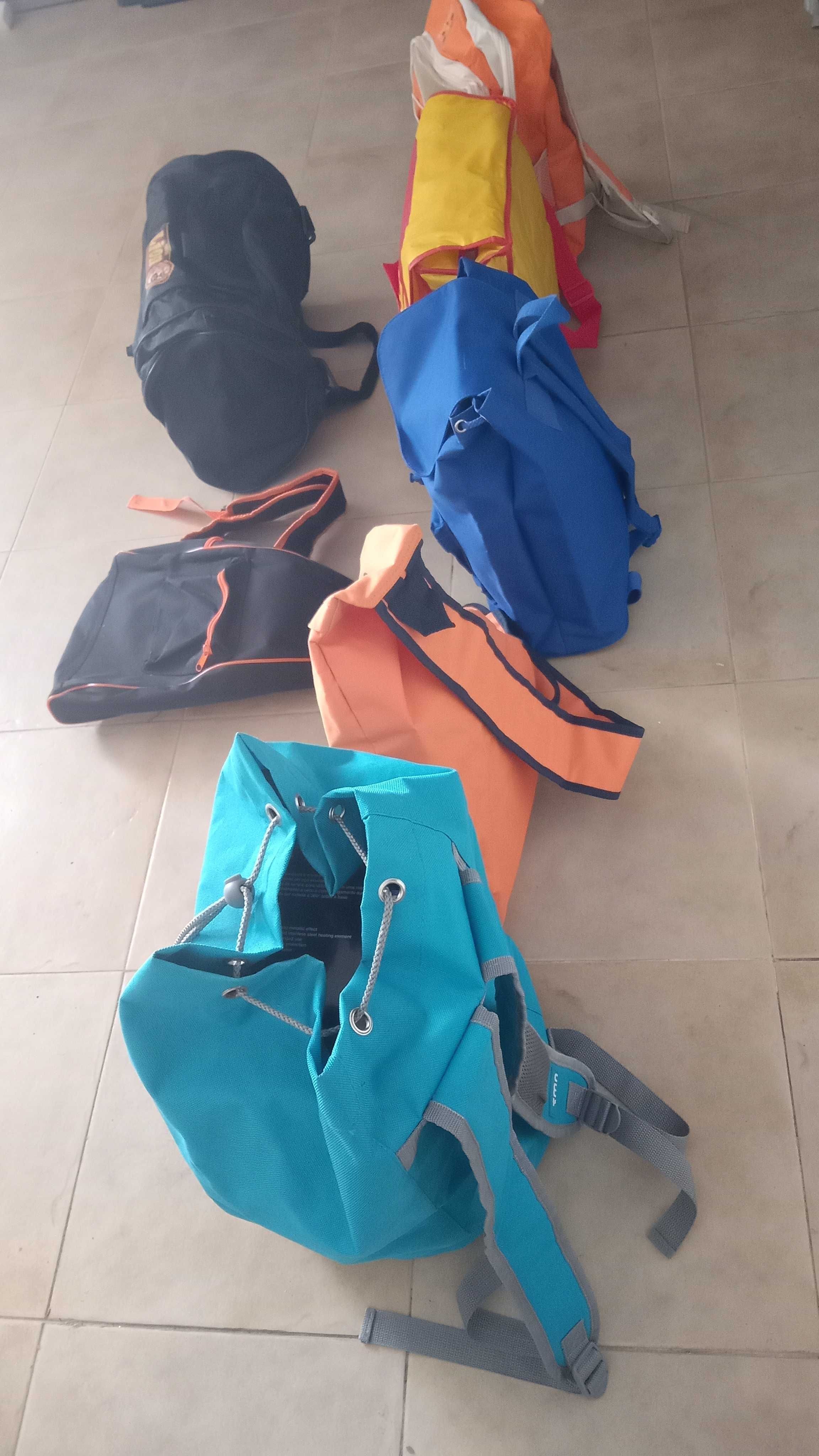 Mochilas, malas e sacolas, cada 5€