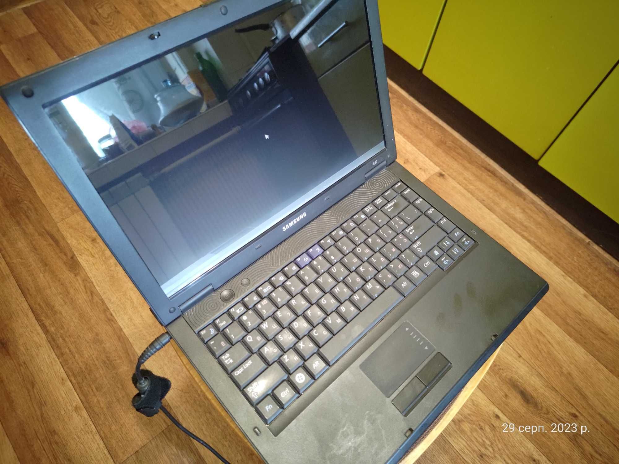 Ноутбук Samsung NP-R20