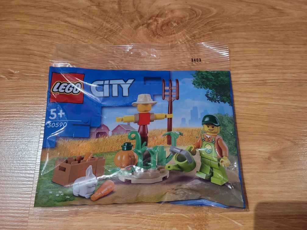 LEGO CITY - Ogród na farmie i strach na wróble - 30590 - NOWE.
- NOWE.