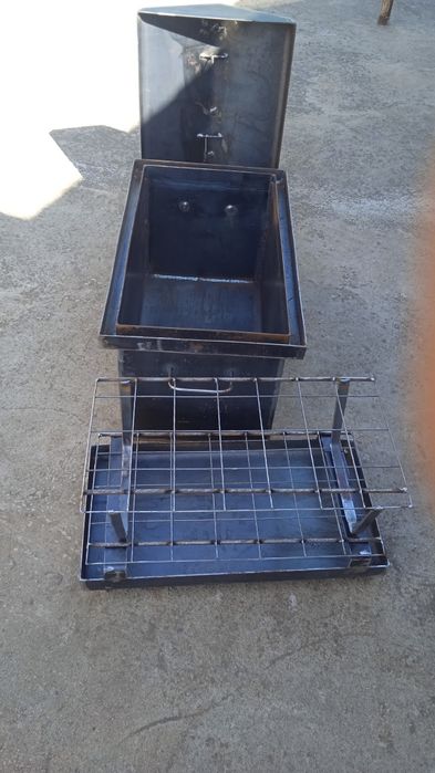 Коптильня з гідрозатвором. Товщина стінки 2 мм.