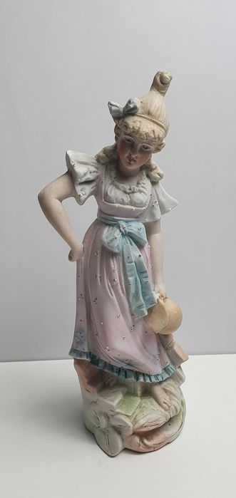 Figurka Antyk "Dziewczyna w sukience z dzbankiem"