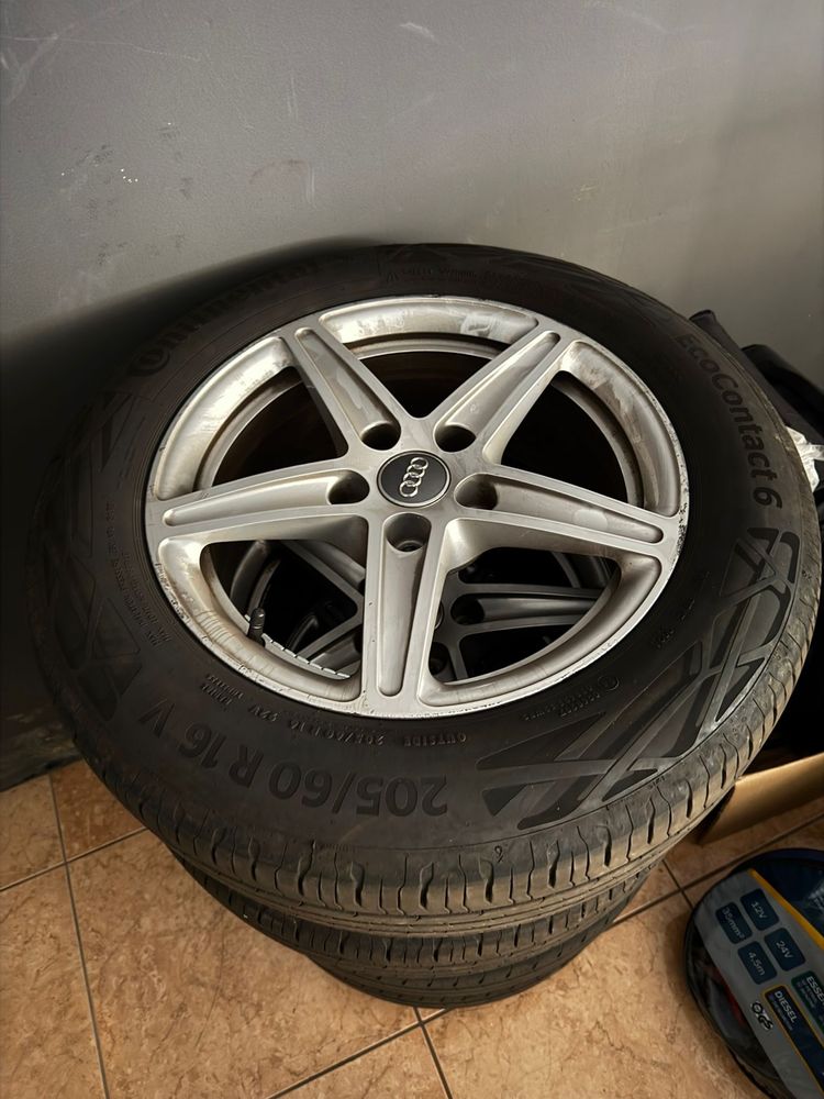 4 jantes e pneu Audi - T16
