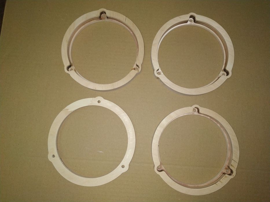 Подиумы под динамики на Suzuki Grand Vitara / SX4 / Swift / Jimny