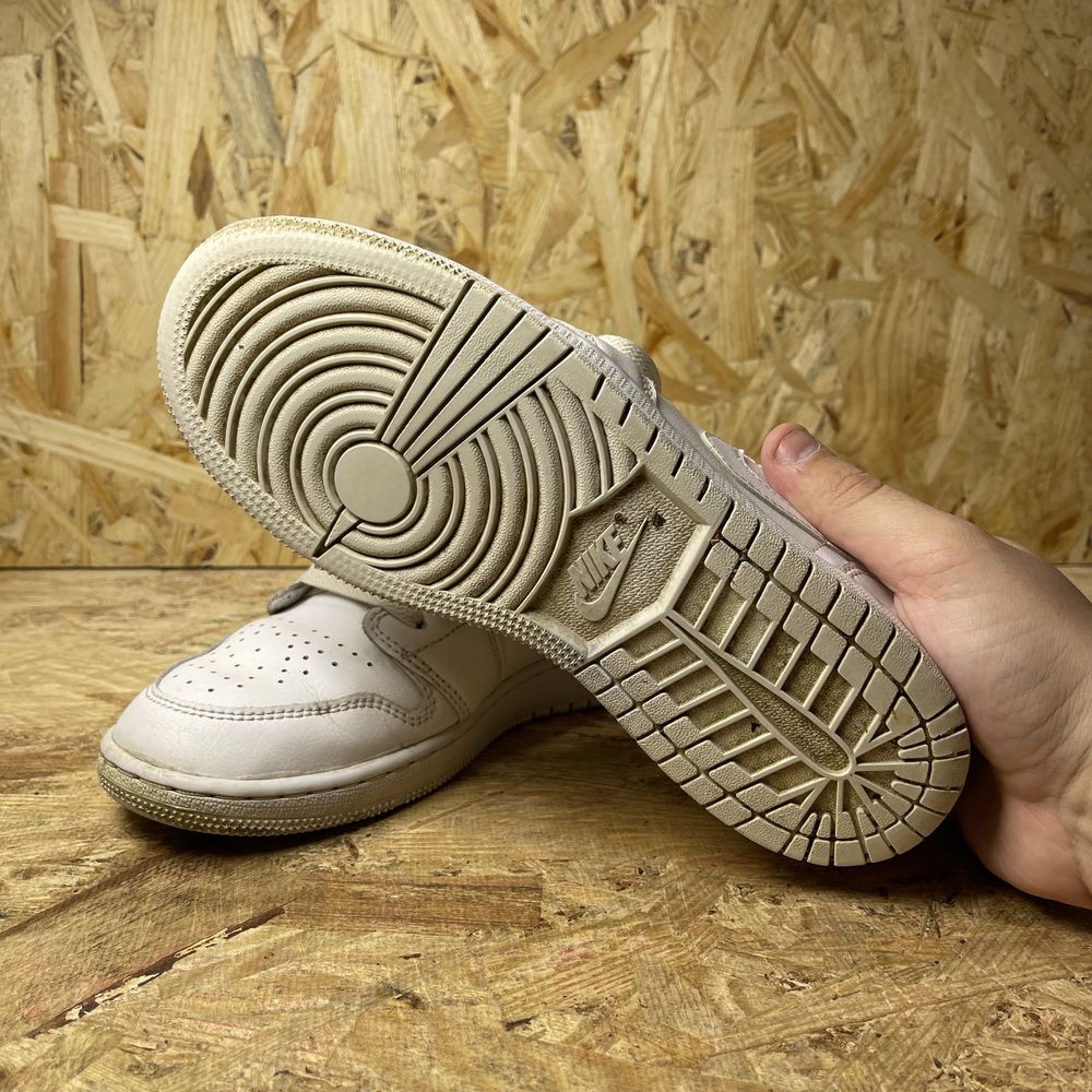 Жіночі кросівки Nike Air Jordan 1 Low