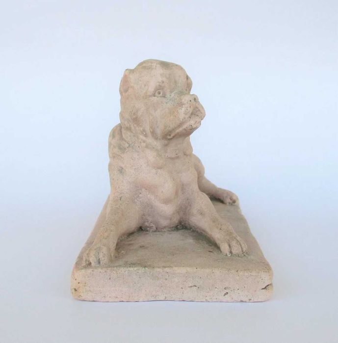 Antiga escultura Bulldog em terracota