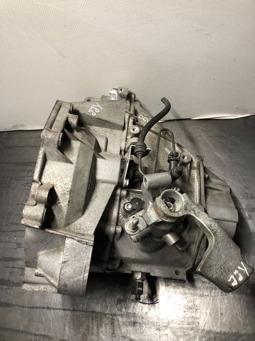 Коробка передач кпп VW 1.6 FSI Touran Caddy passat b6 JJY HPB GQG