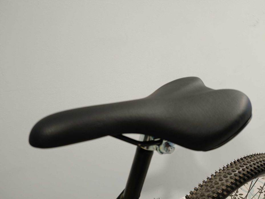 Bicicleta nova de montanha