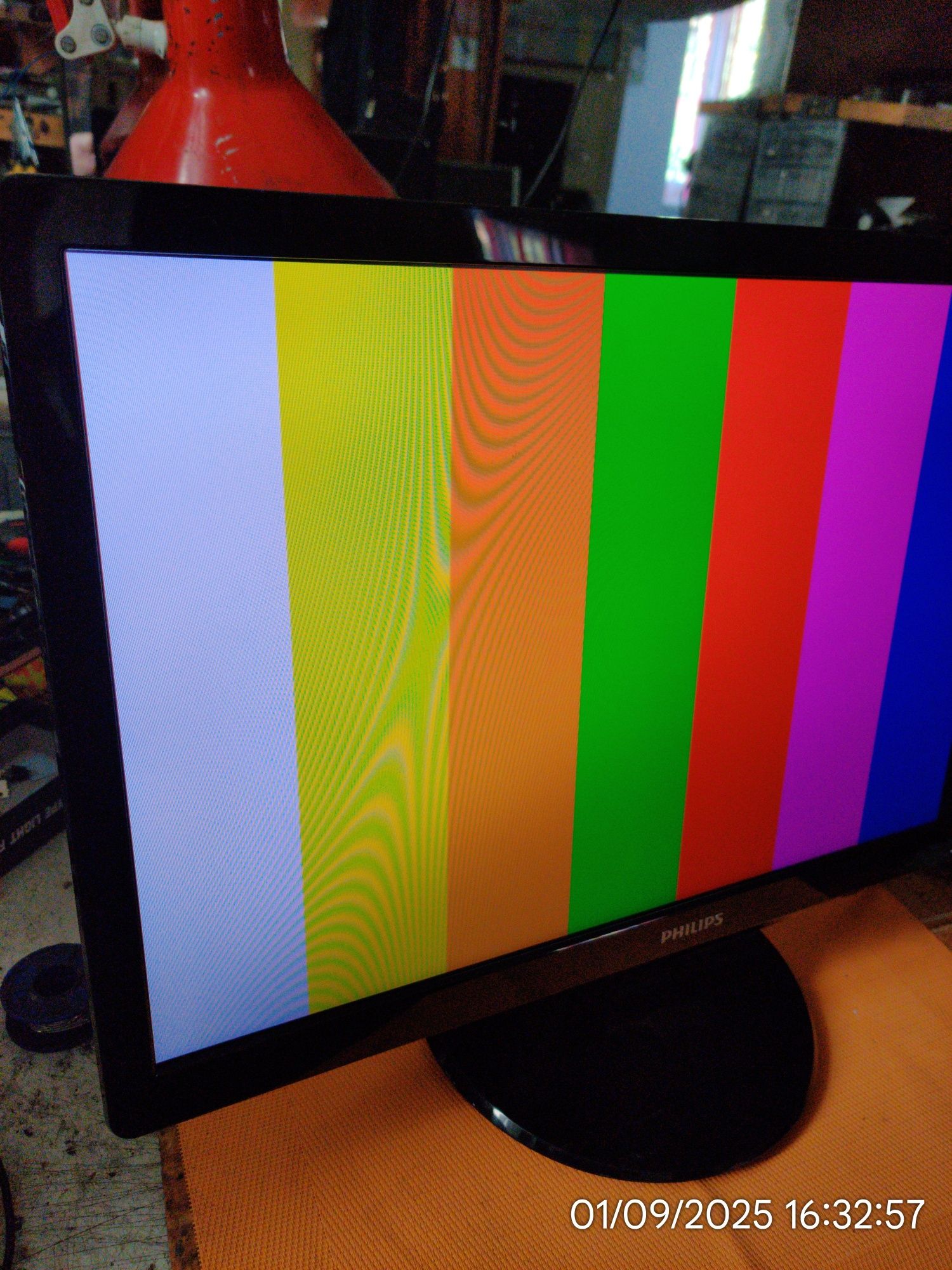 Монитор Philips led 22"