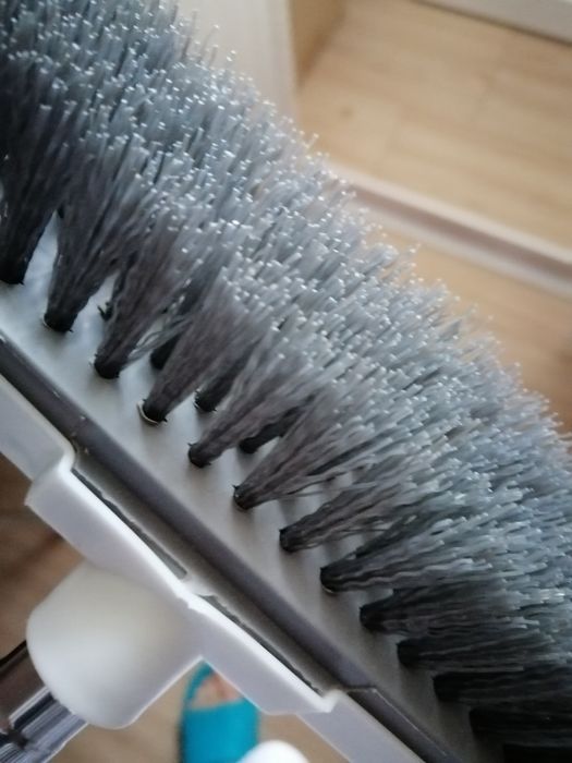 Щетка для мытья окон, пола, стен и чистки ковров