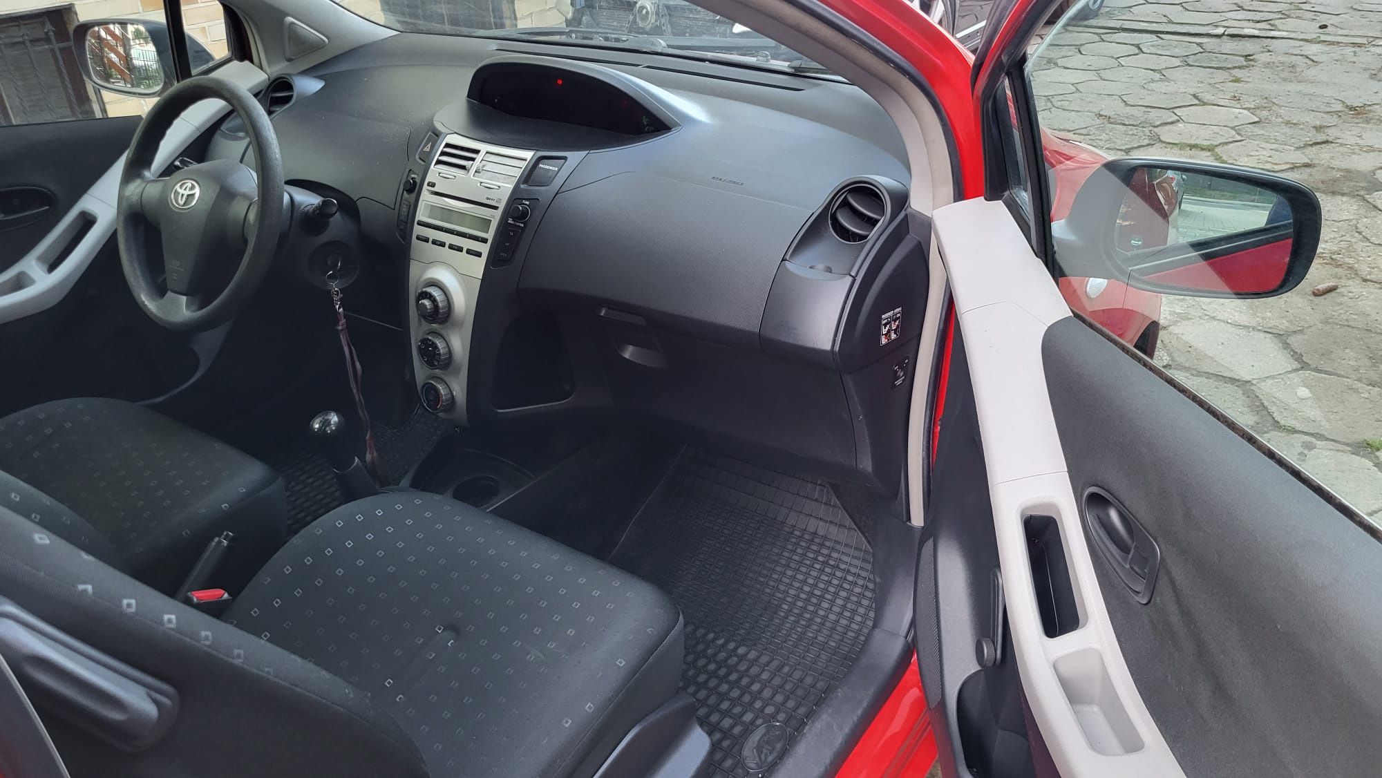 Toyota Yaris 1.0 klima salon polska