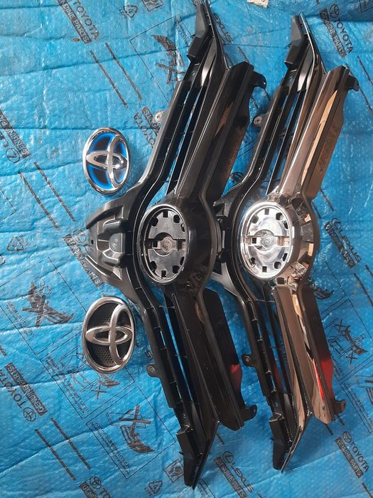 Atrapa kratka  zderzaka TOYOTA AURIS II Lift 15-