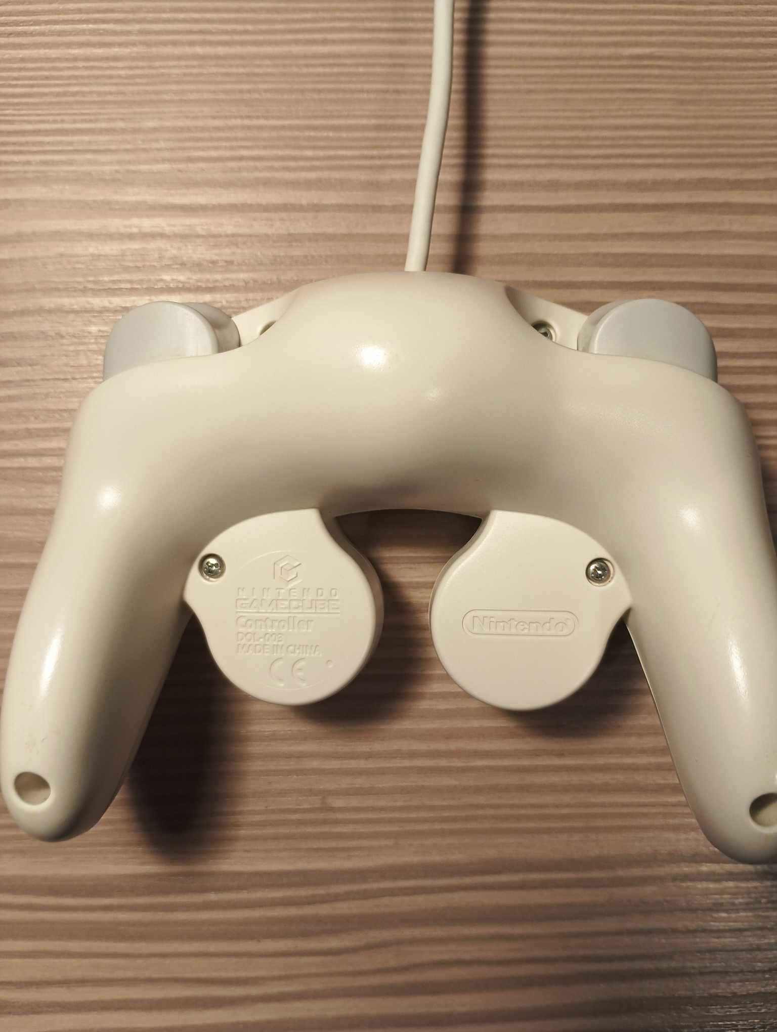 Nintendo GameCube Controller + adapter