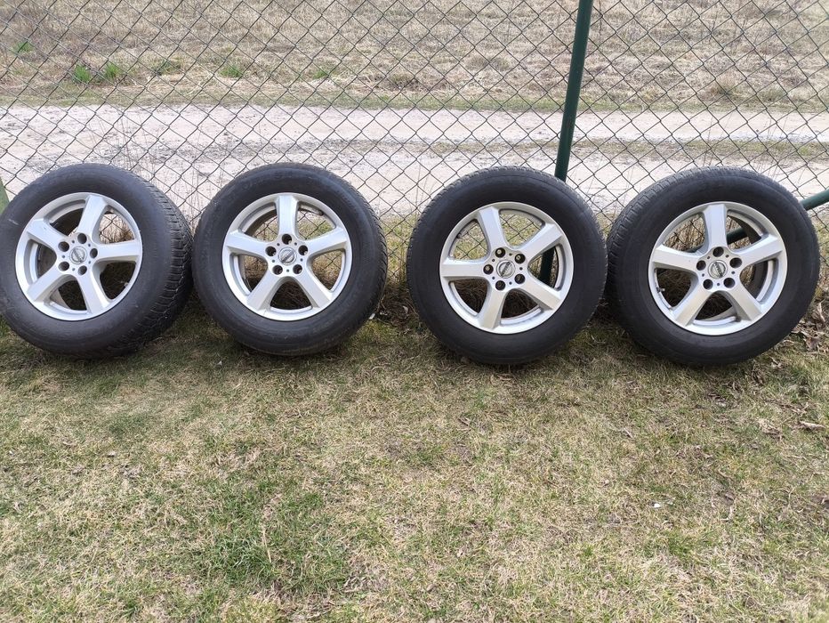 Felgi aluminiowe Nissan 5x114.3 R16 et40 opony zimowe