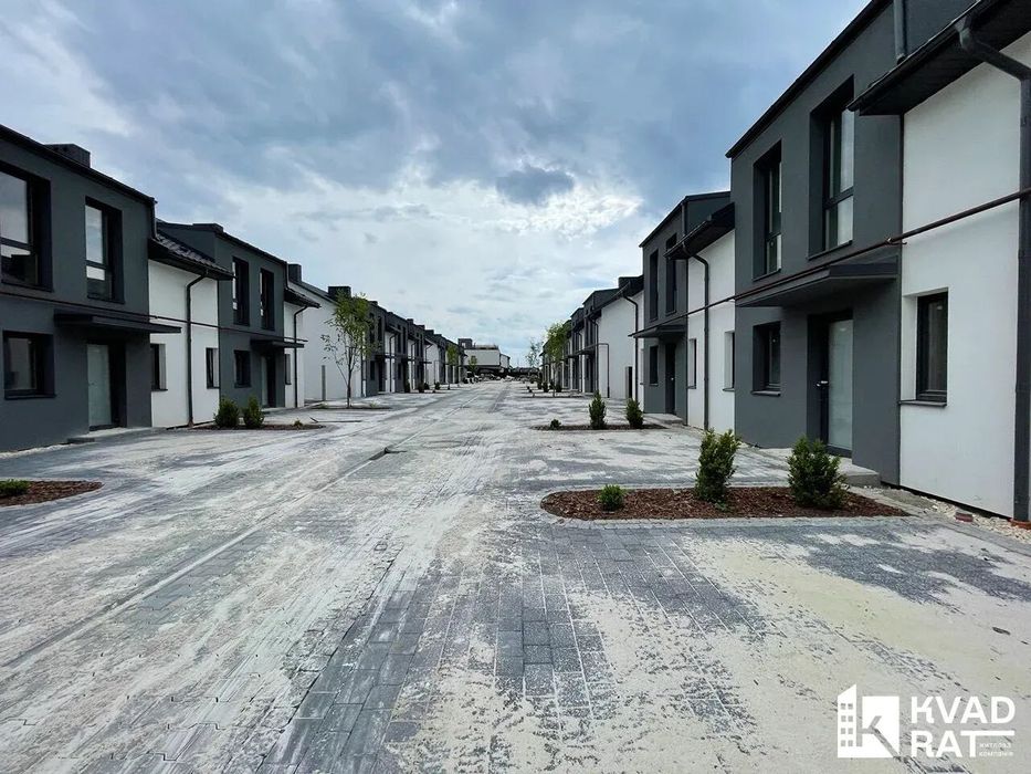 Таунхаус з готовим ремонтом у комфортному районі с. Крихівці