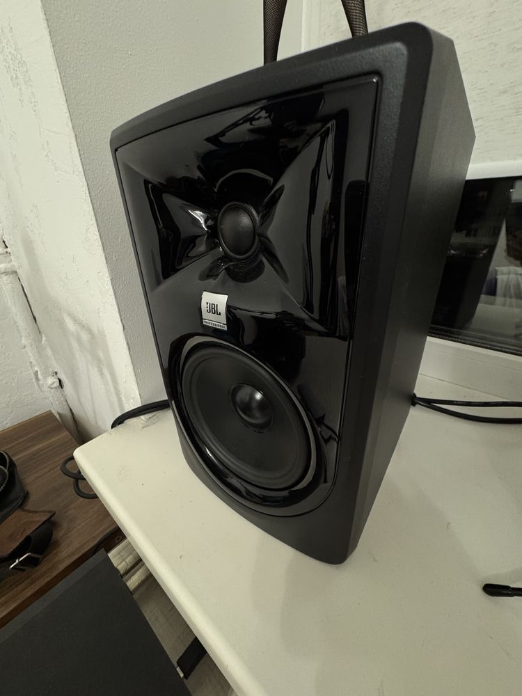 Jbl lsr 305 mkii