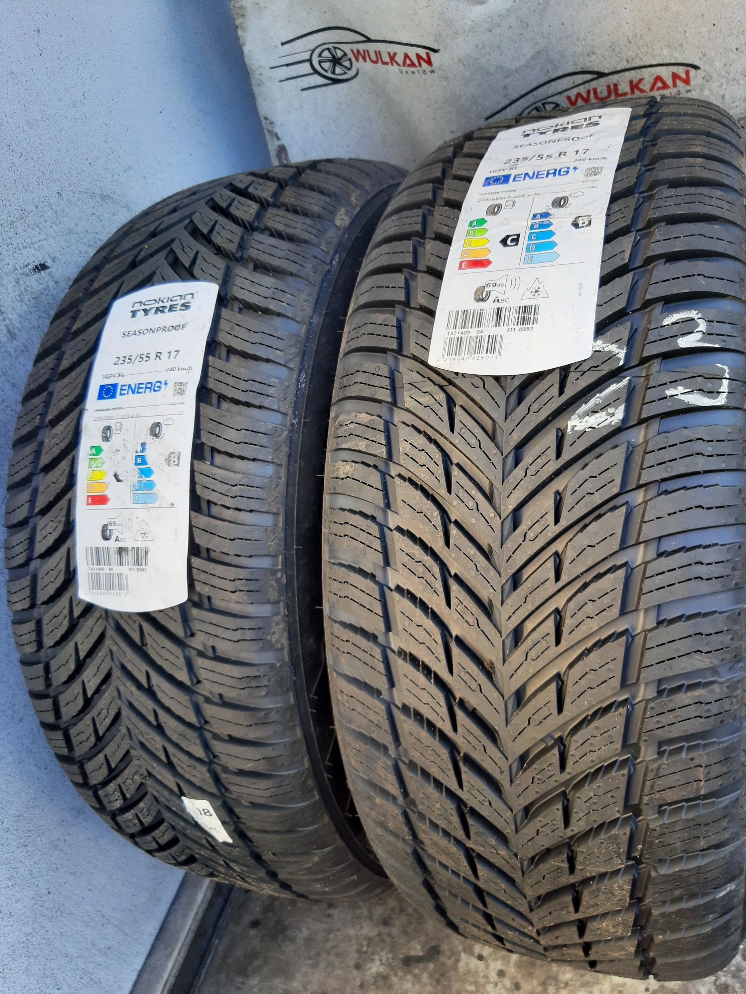 235/55r17 103V Nokian Seasonproof