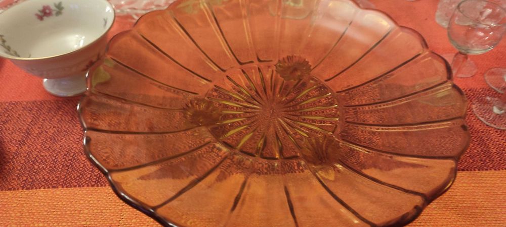 Dużo Różnego szkła kryształ i Porcelany