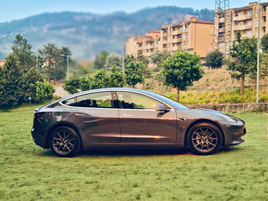 Tesla Model 3 Long-Range Dual Motor