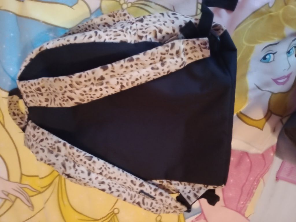 Mochila escolar como nova