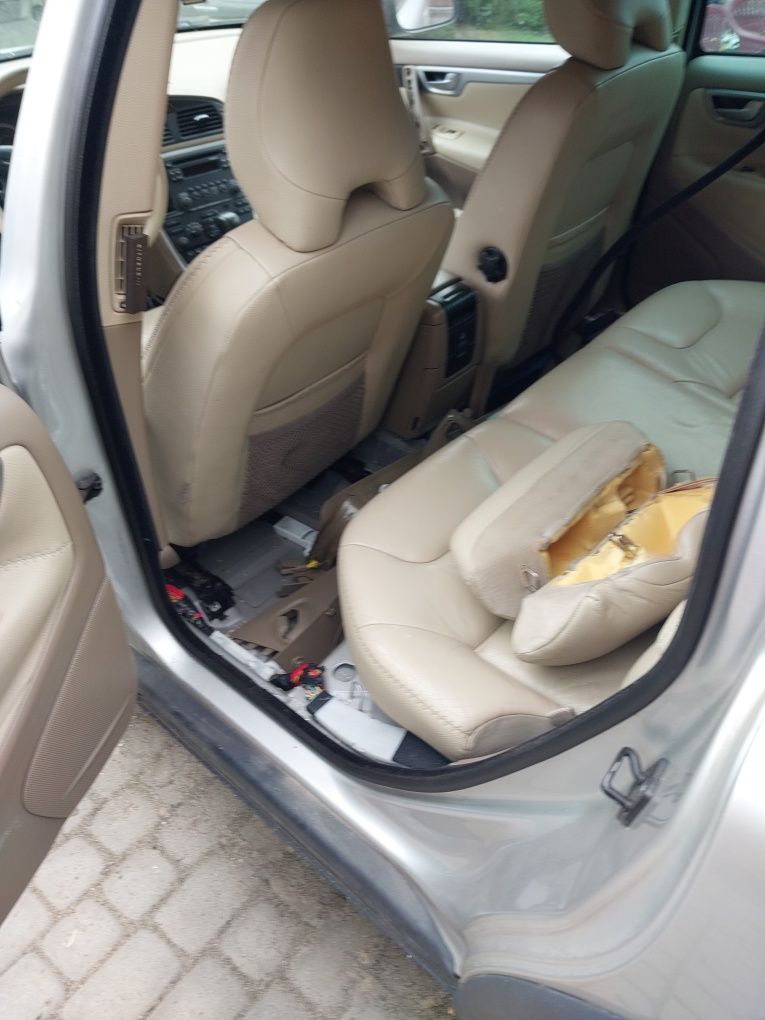 Komplet Foteli do V70 II  XC70 I lift 05-07 kolor beżowy