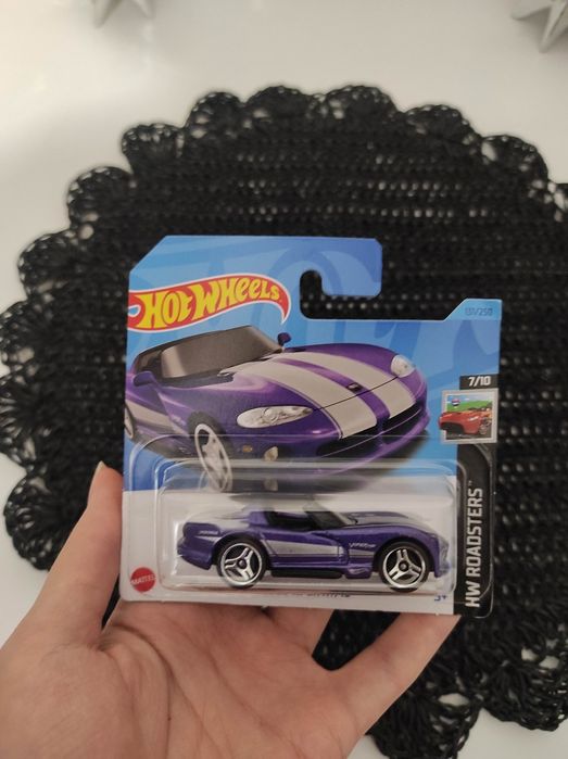 Hot Wheels dodge viper HW Roadster fioletowy auto