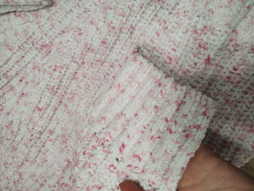 Sweter dzianinowy ciepły zimowy F&F
Rozmiar L
Długość 67 cm
Długość po