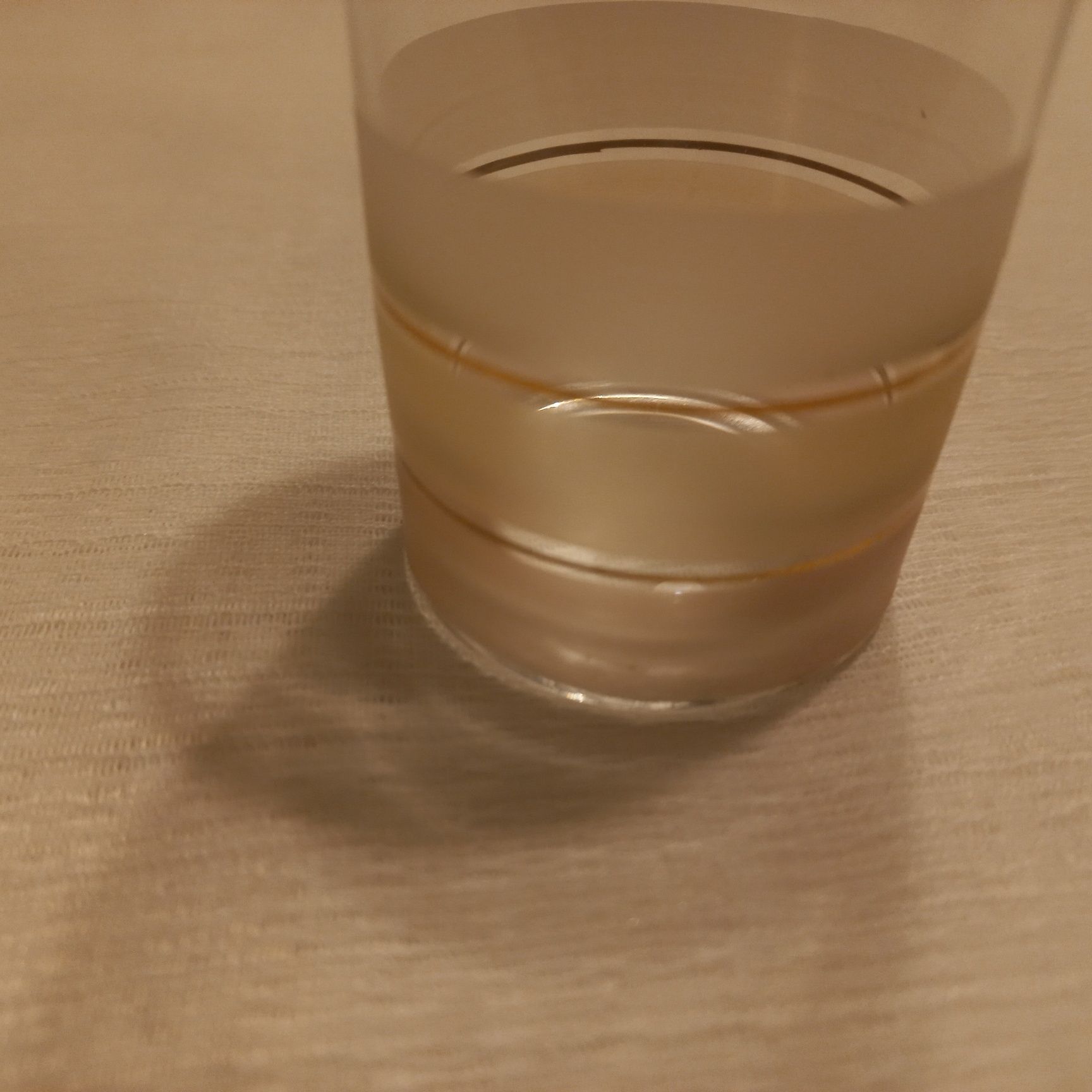 Szklanki do napojów ze szlaczkami