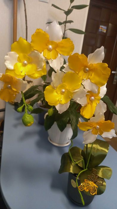 Квіти з атласної стрічки(ручної роботи)під замовлення та готові вироби