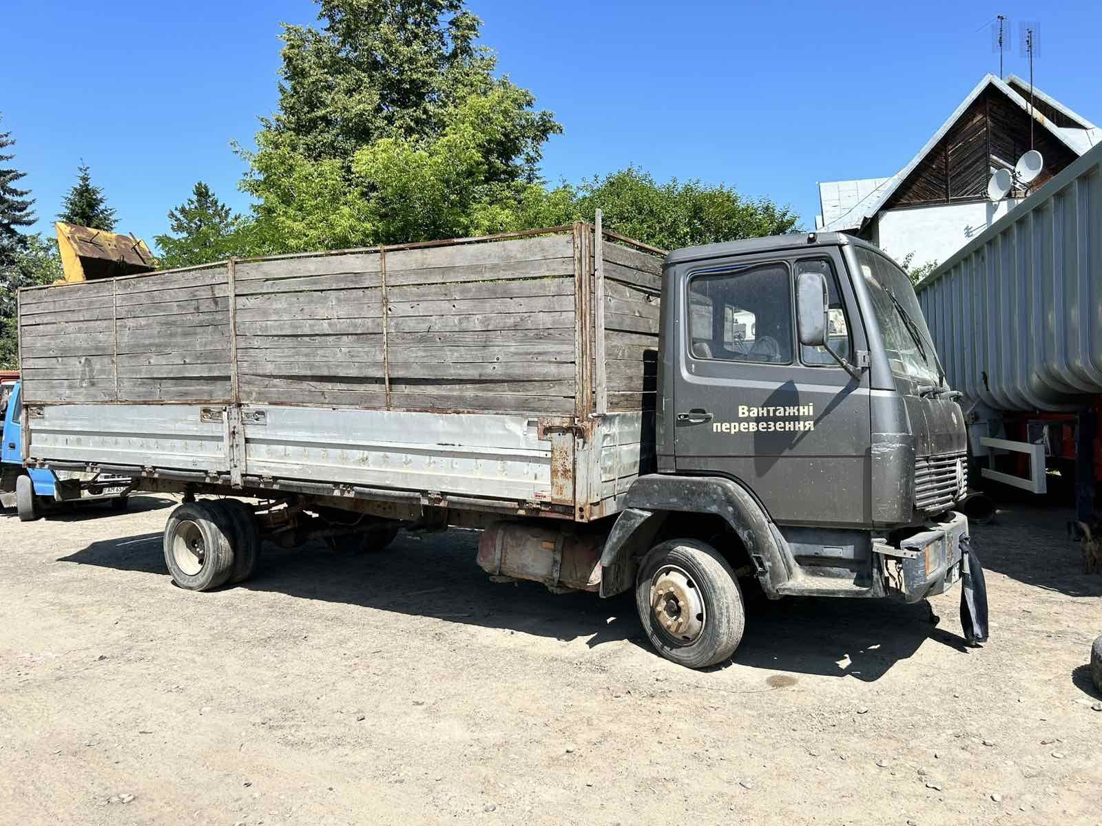 Мерседес бортовий
