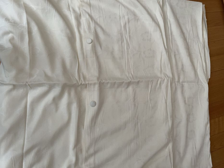 Capa de edredao praticamente nova