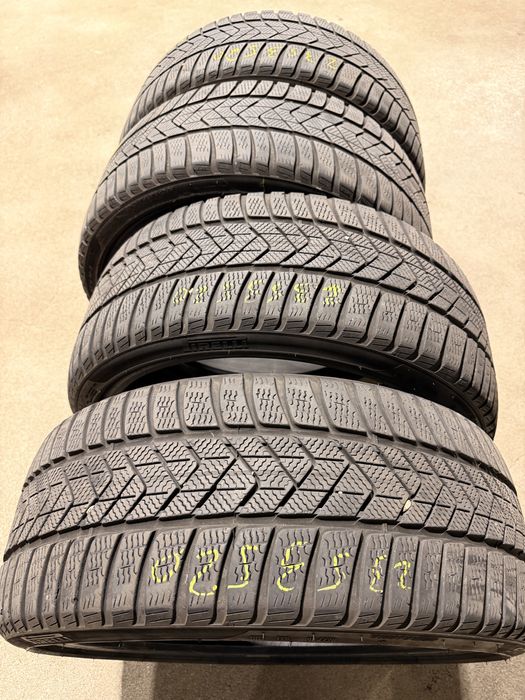 Pneus Pirelli Sottozero3 235/35R20