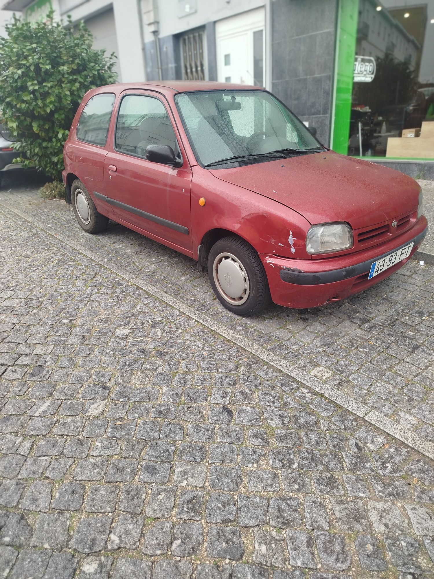Nissan micra empecavel