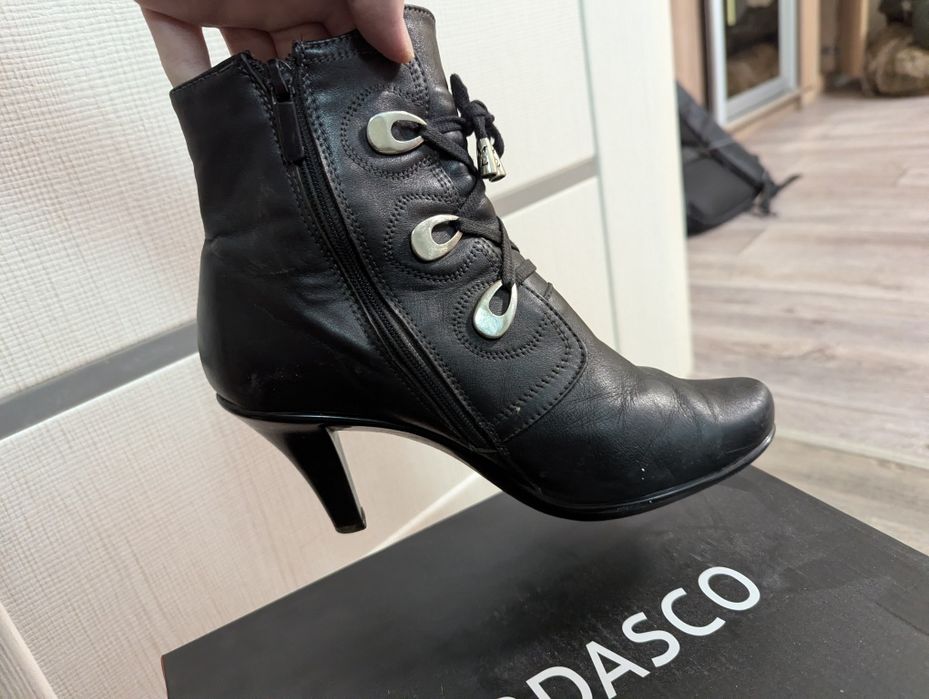 Багато взуття недорого