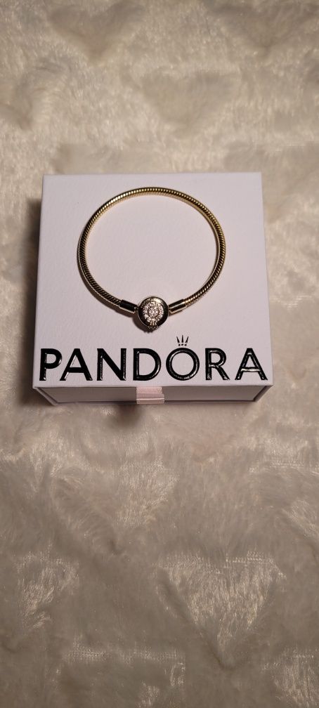 PROMOCJA Świąteczna Bransoletka Pandora Moments z O w koronie w złotym