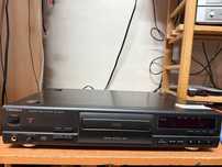 Odtwarzacz CD Technics SL-PG490 z wyjściem cyfrowym optycznym.