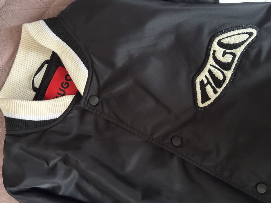 Жіноча куртка бомбер Hugo