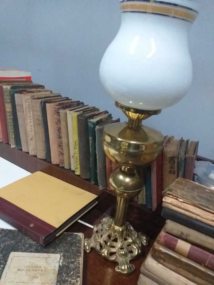 Stara lampa elektryczna