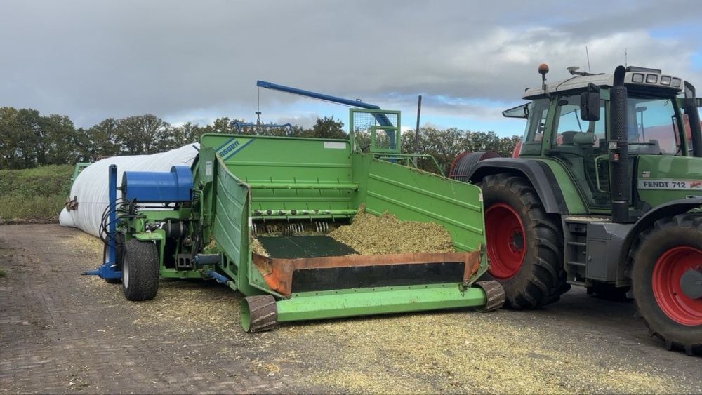 Силосний прес G7000